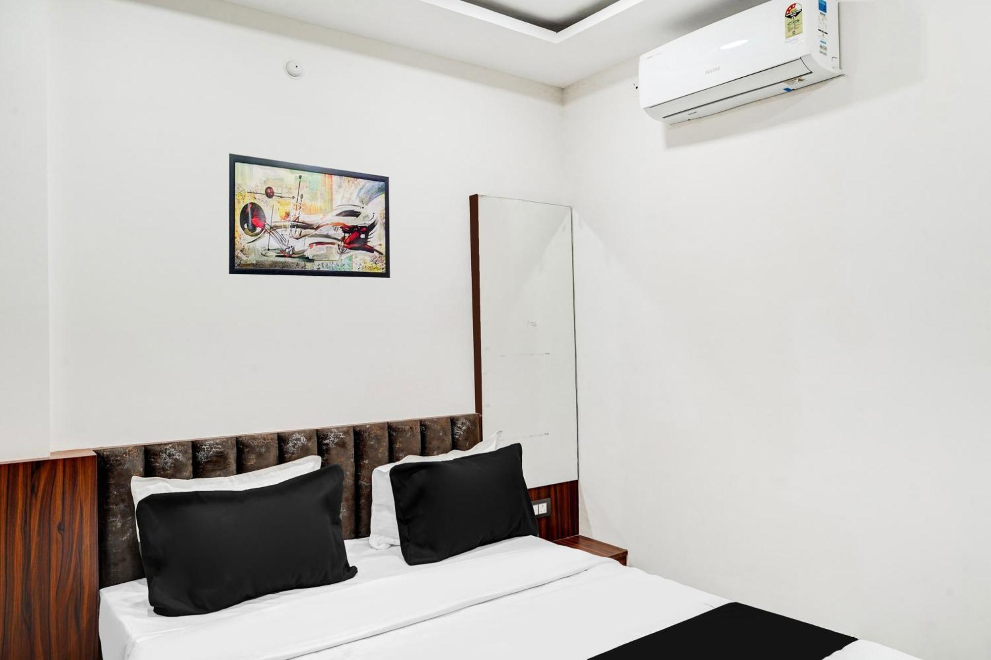 Hotel O Rudra Palace ボーパール エクステリア 写真