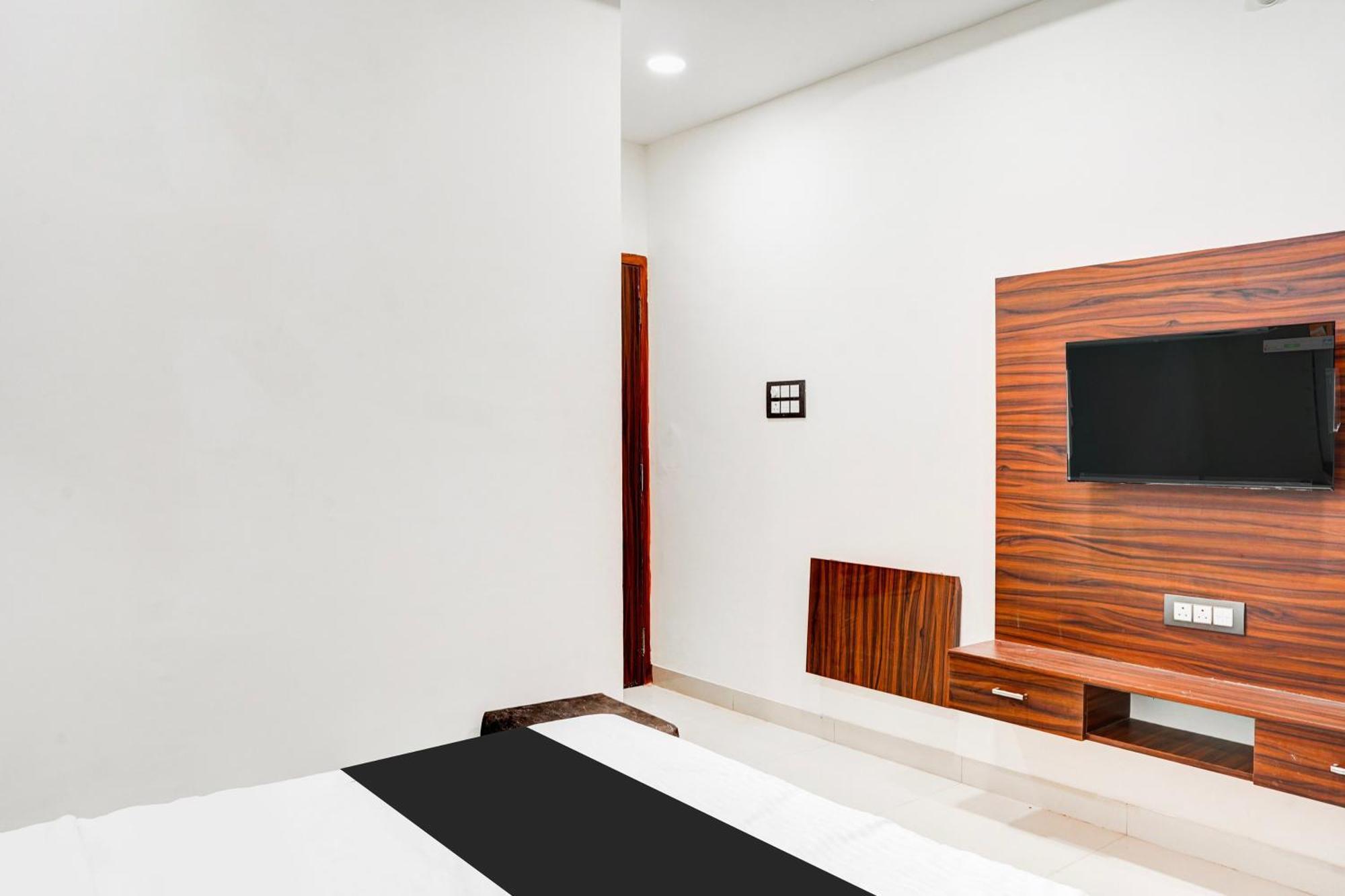 Hotel O Rudra Palace ボーパール エクステリア 写真